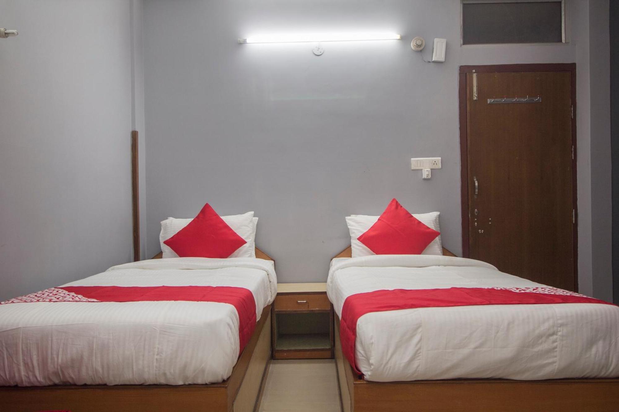 Hotel O Golden Moments Siliguri Exterior photo